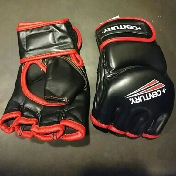 fingerless kickboxing gloves